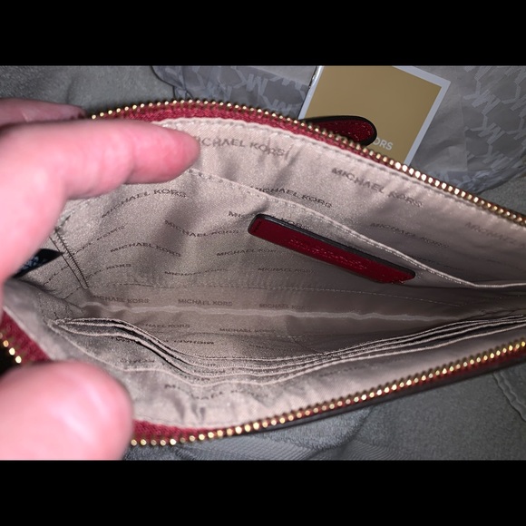 NEW Michael Kors wristlet wallet new no tags red stars travel - Picture 7 of 12